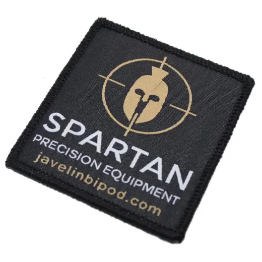 SPARTAN Patch Fekete SPARTAN Velcro folt Spartan Mask logóval. A tépőzáras hátoldal hátizsákra vagy ruházatra rögzíthető. Stílusos kiegészítő a felszerelés személyre szabásához.